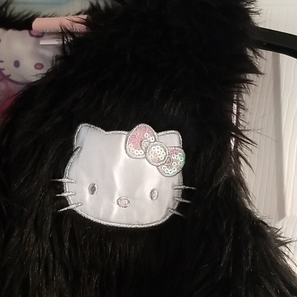 Hello Kitty girl's fur vest NWOT - Picture 2 of 4